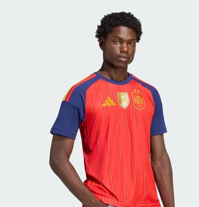 Joueur en maillot de l'Espagne
